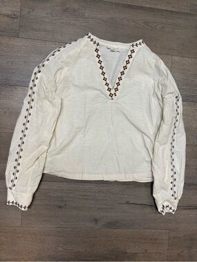 Treasure & Bond Cream V-Neck Embroidered Peasant Top